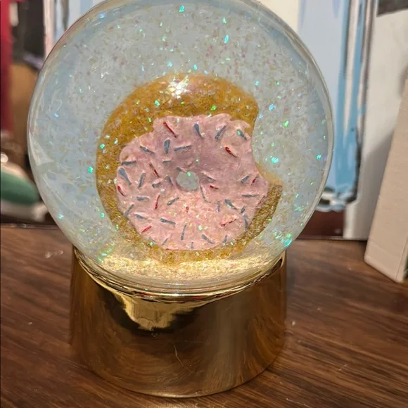 Pink Donut 🍩, maroon or a ice 🍨 Snow Globe with Gold Base - Picture 2 of 3